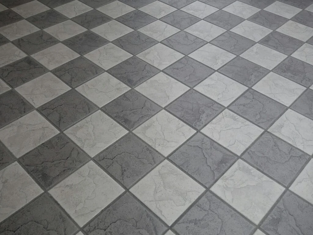 Garāžas akmens flīžu grīdas tīrīšana